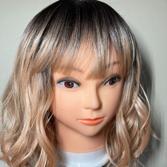 Peach Wig with Air Bangs - Picture 4 of 12